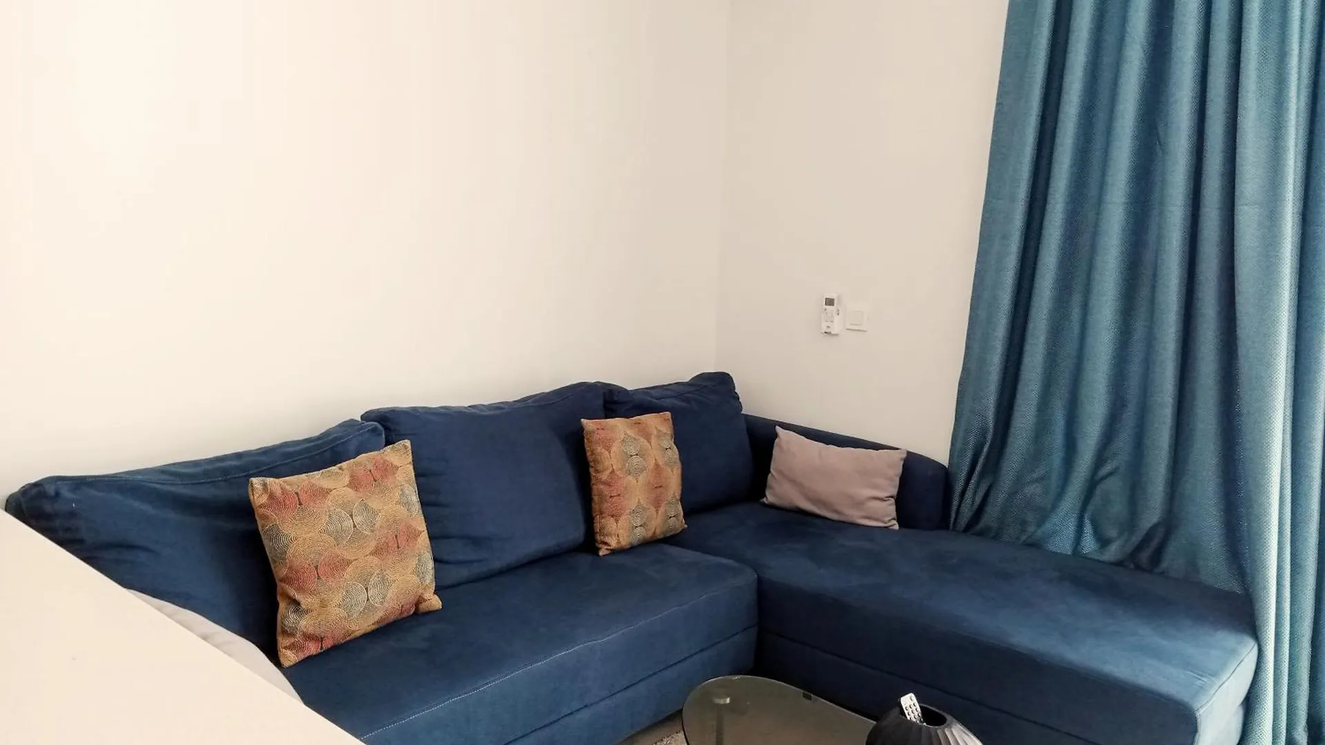 דקר Studio La Rose 0*,  סנגל